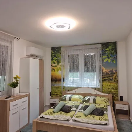 Holiday home Happy House Vendeghaz